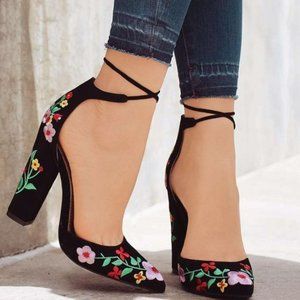 Meet your Posher, Lavinia